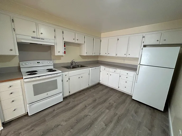 340 E Burke Ave #4 — Photo 1