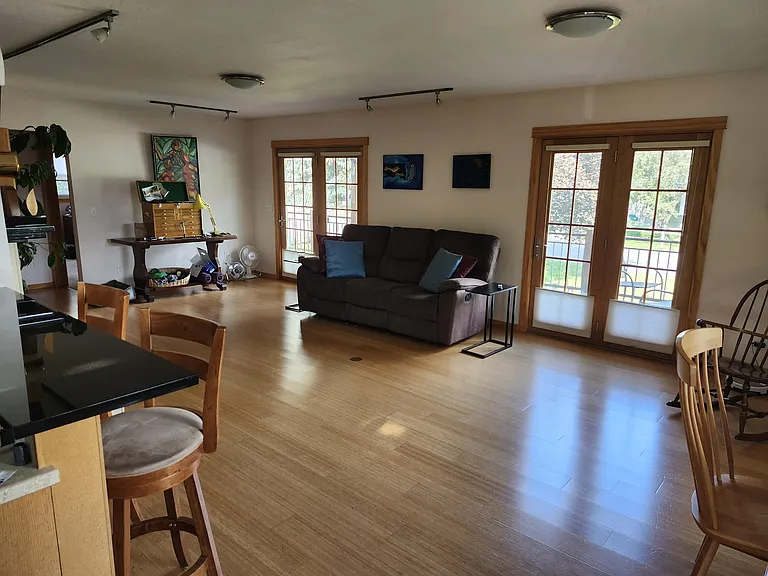 2415 Woodland Ave — Photo 2