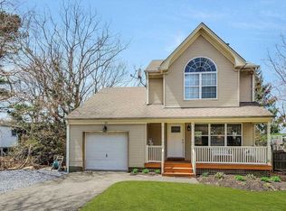 64 Woodlawn Rd, Rocky Point, NY 11778