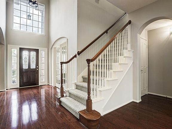 4th image of 2819 Capecrest Dr