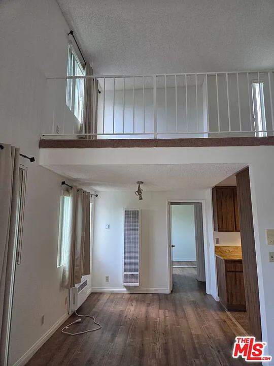 Building Photo - 3650 Greenfield Ave #10