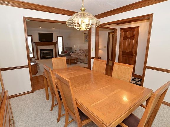3rd image of 7436 Rooses Dr