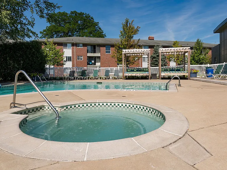 District Royal Oak Apartments — Photo 22