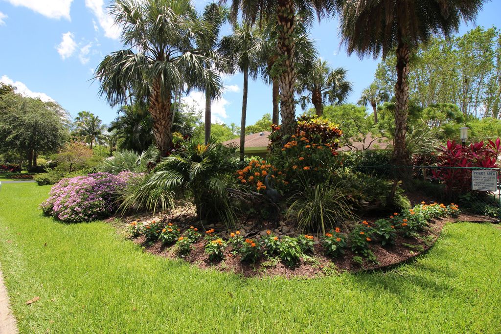806 CYPRESS GROVE Lane #303, Pompano Beach