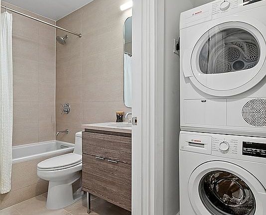 5th image of 70 W 37th St APT 2101