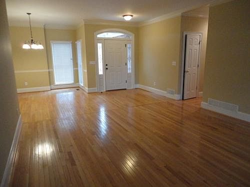 2nd image of 221 Kingsley Way