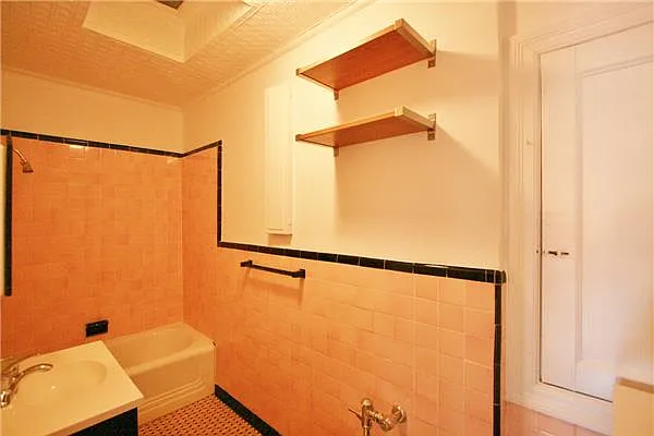 Rented by R New York | media 27