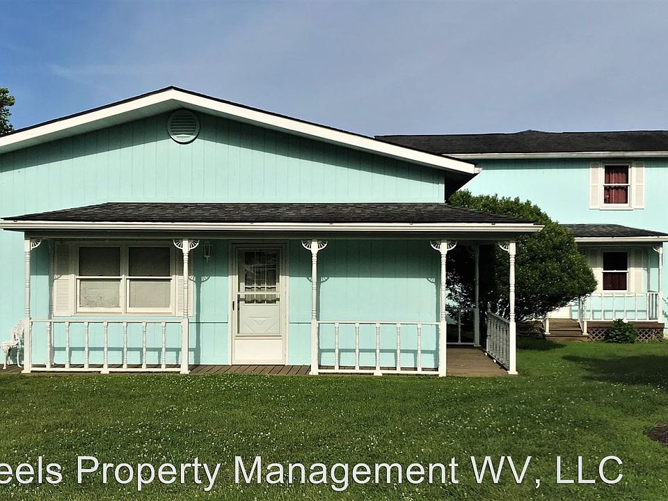 1st image of 102 Yellow Pine Dr
