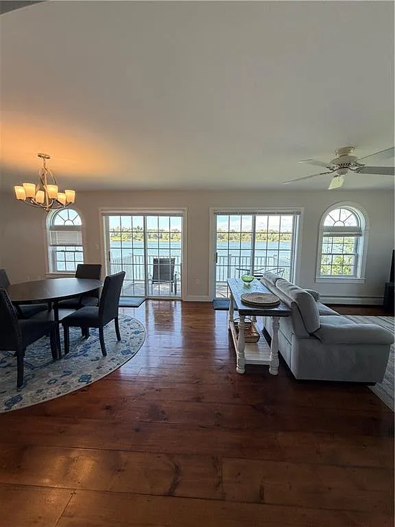 3 bed, 1904 sqft, $3,700 — Photo 2