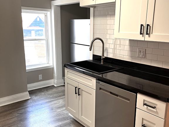 2nd image of 1364 W 58th St #2