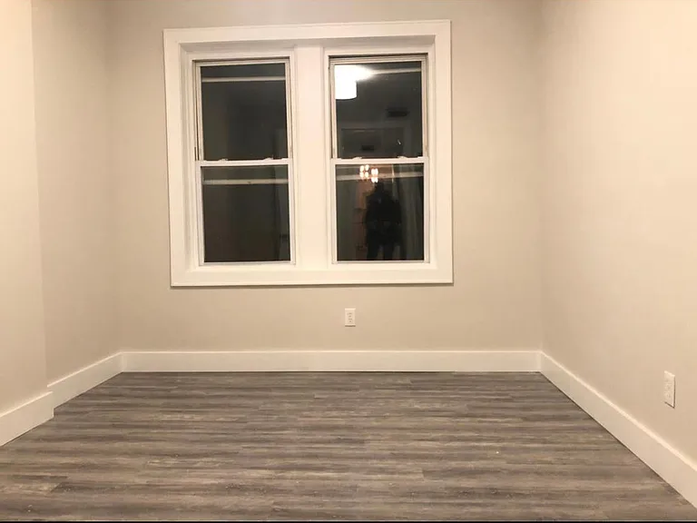 261 Hutton St #3R — Photo 4