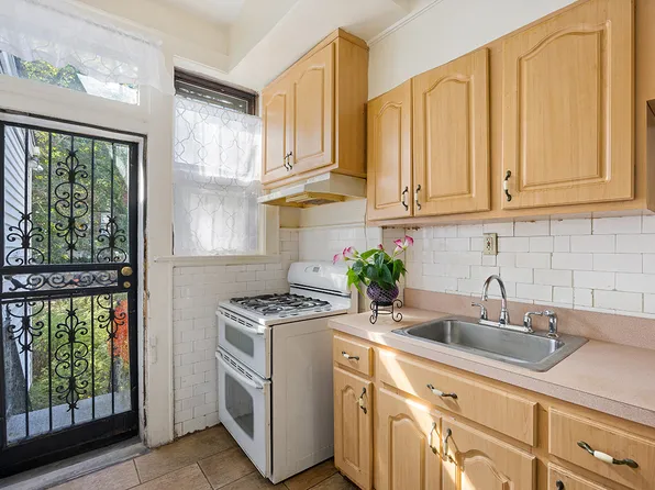 1206 Union Street image 7 of 17