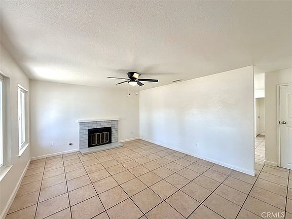 4th image of 1334 W Jeffrey Way