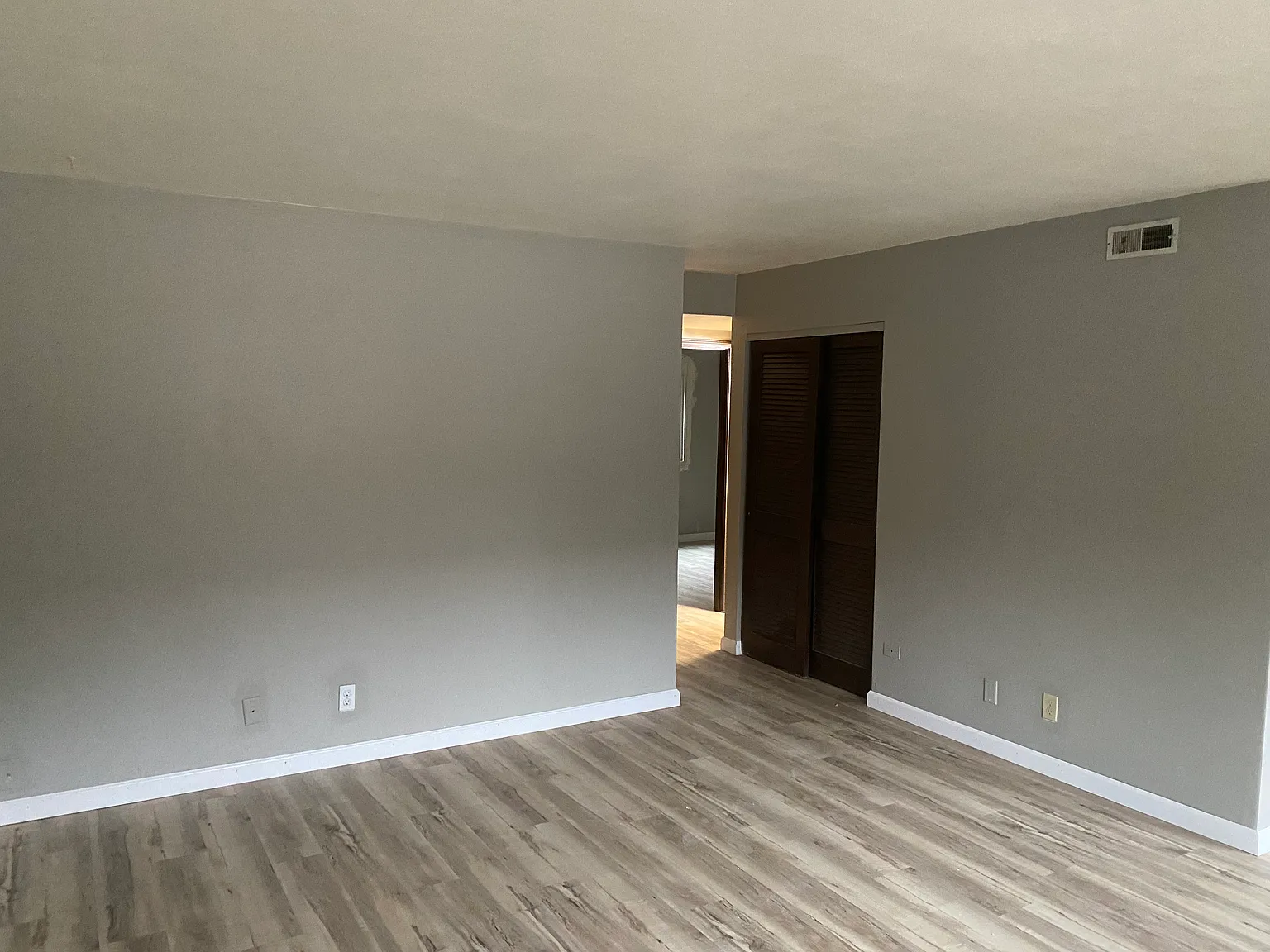 2 bed, 900 sqft, $975 — Photo 3