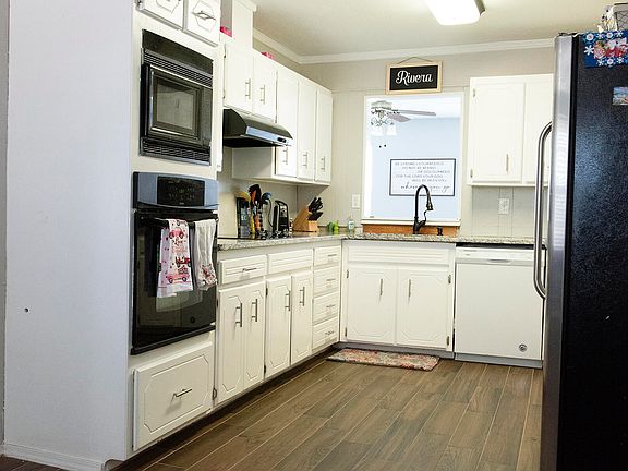 5th image of 600 Melinda Ln