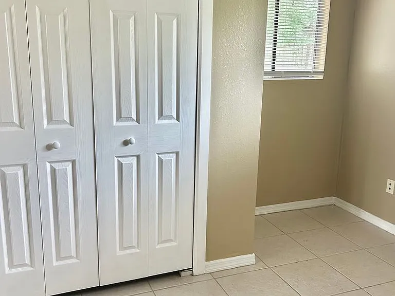 2949 N Covington Dr — Photo 12