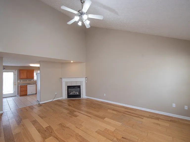 1940 Ellison Dr — Photo 4