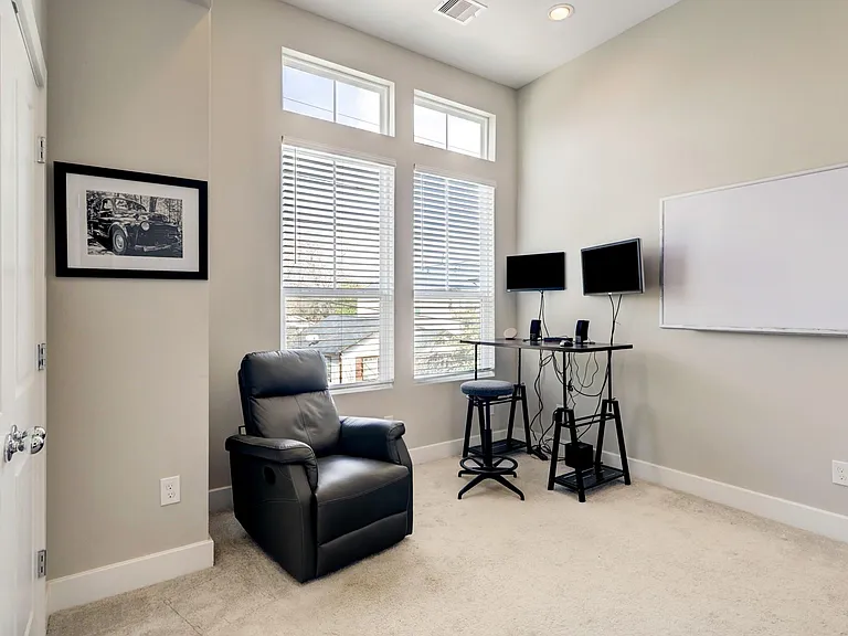 4202 Gillespie St #B — Photo 12