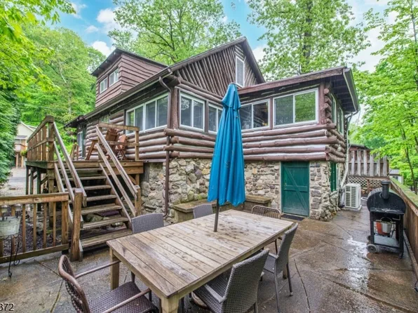 51 Dogwood Ln, West Milford Twp., NJ 07421