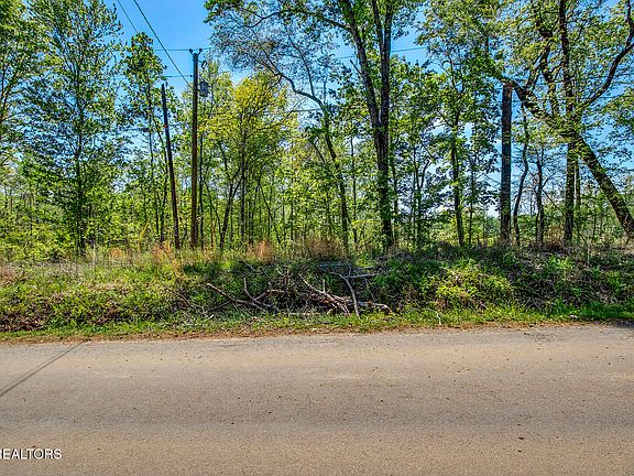 2nd image of 505 Oak Grove Rd