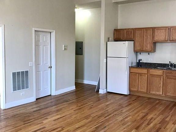 2nd image of 2002 W Chicago Ave #1617