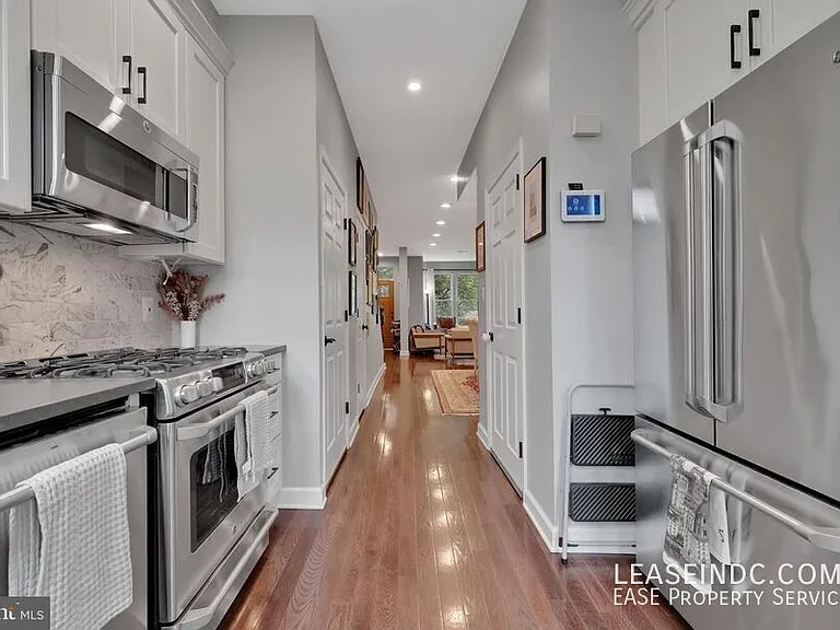 1241 I St NE — Photo 14