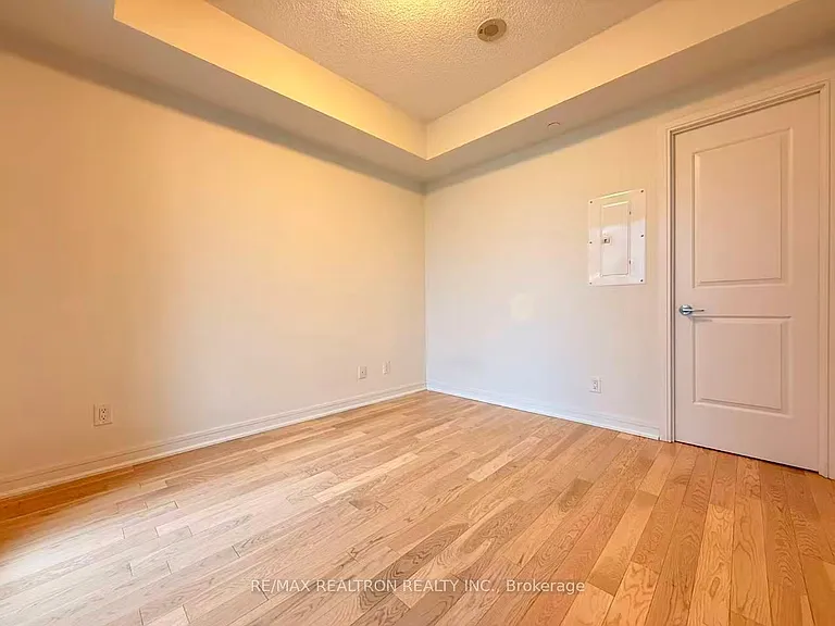 9205 Yonge St #419 — Photo 11
