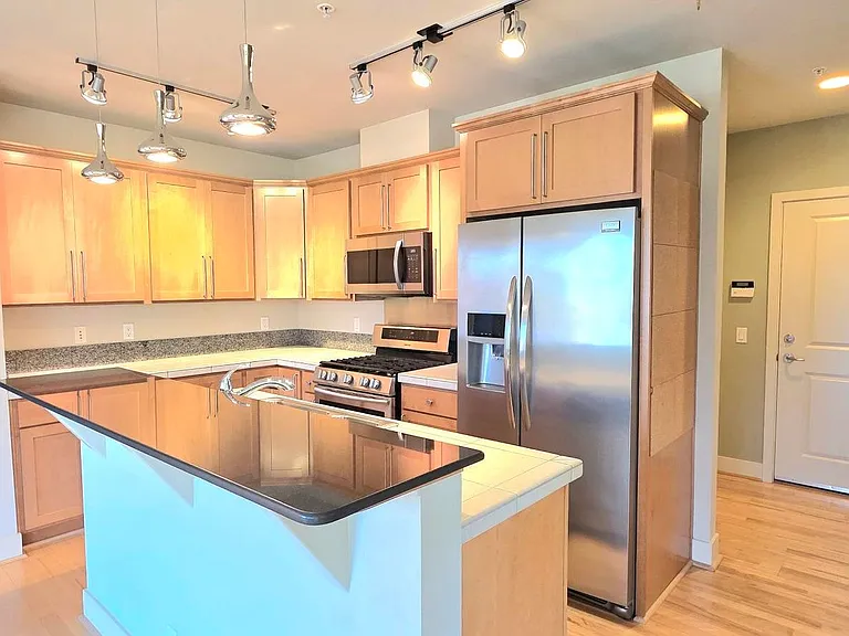 410 NE 70th St #201 — Photo 5