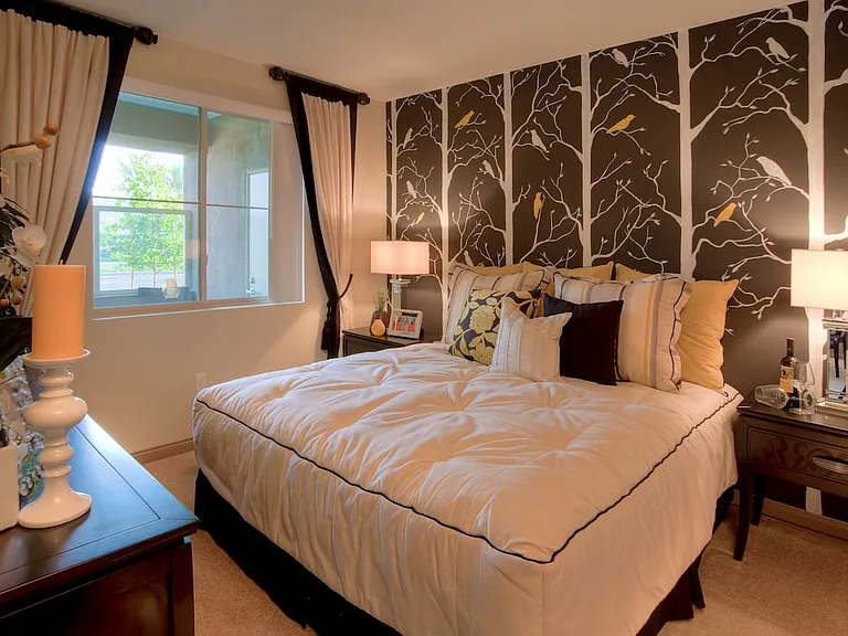 Phase I Classic Package I Bedroom