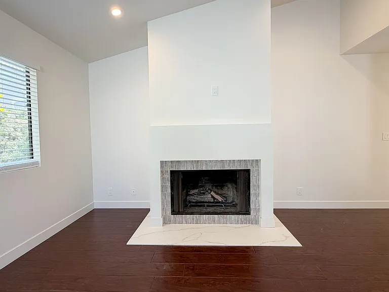 2438 Myrtle Ave — Photo 7