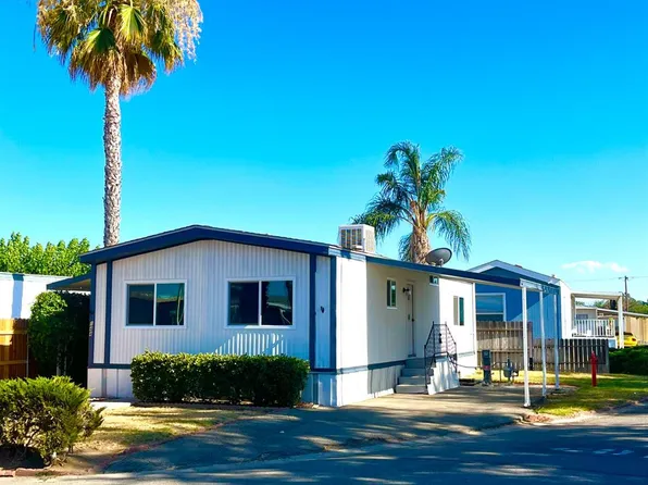 144 Torrey Pines Ln, Bakersfield, CA 93308