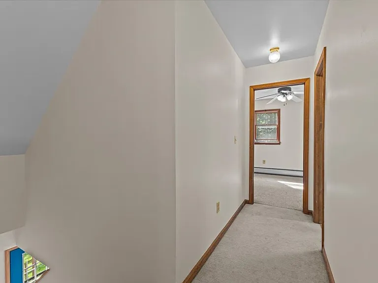 1672 Sweet Hollow Rd — Photo 23