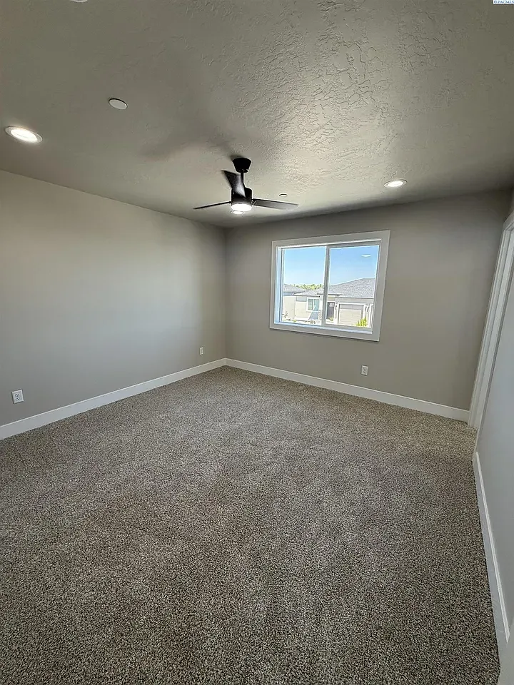 3 bed, 2.5 bath, 1500 sqft, $2,495 — Photo 3