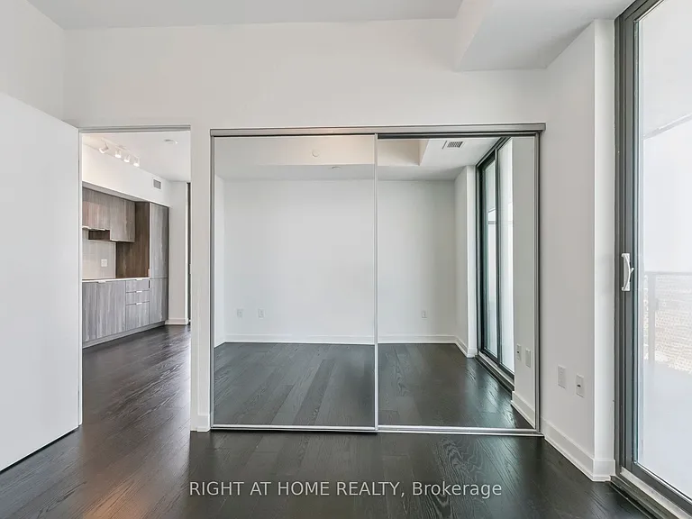 11 Wellesley St W #5408 — Photo 24