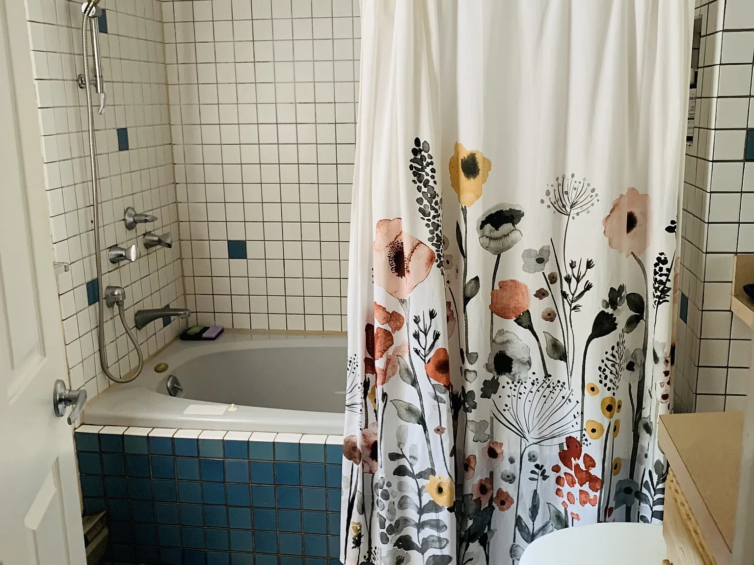 1 Eagleshead Road - 1 — Photo 4