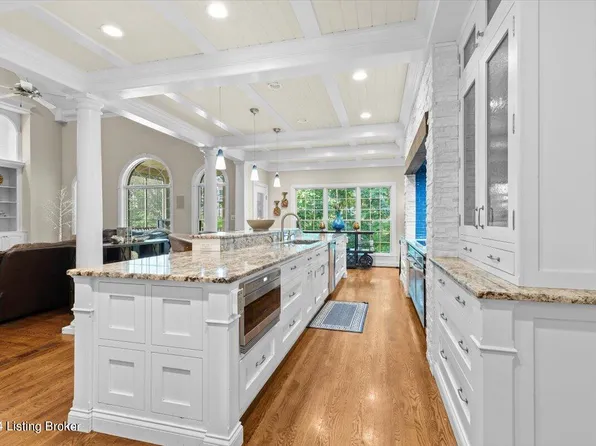 18711 Weatherford Cir, Louisville, KY 40245