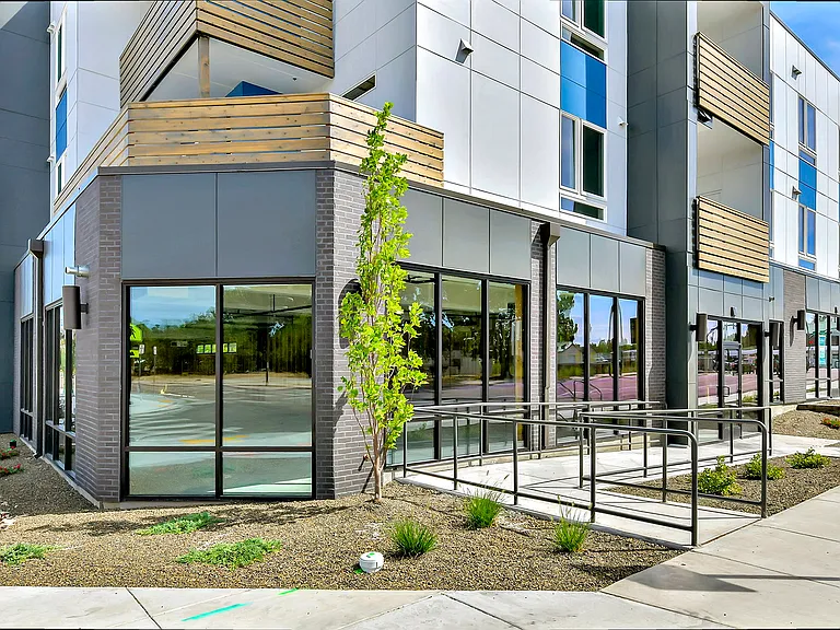 Parkway Apartments — Photo 14