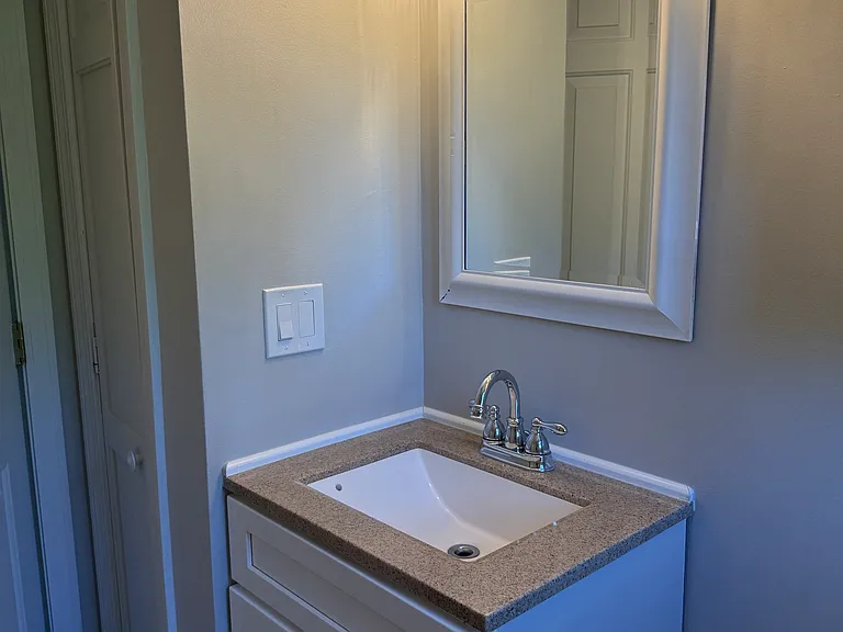 16 Jennings St #16 — Photo 8
