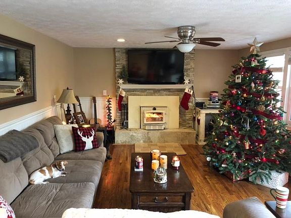 4th image of 4060 Locus Bend Dr
