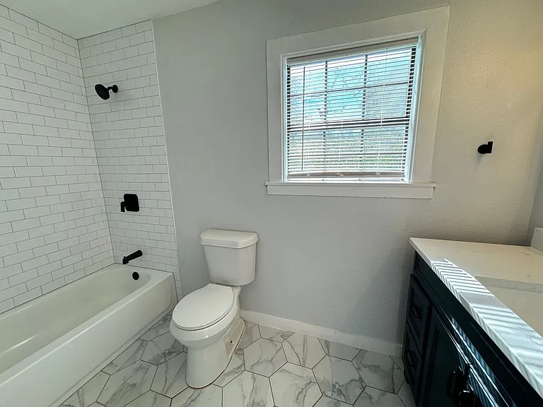 1115 S 11th St — Photo 14