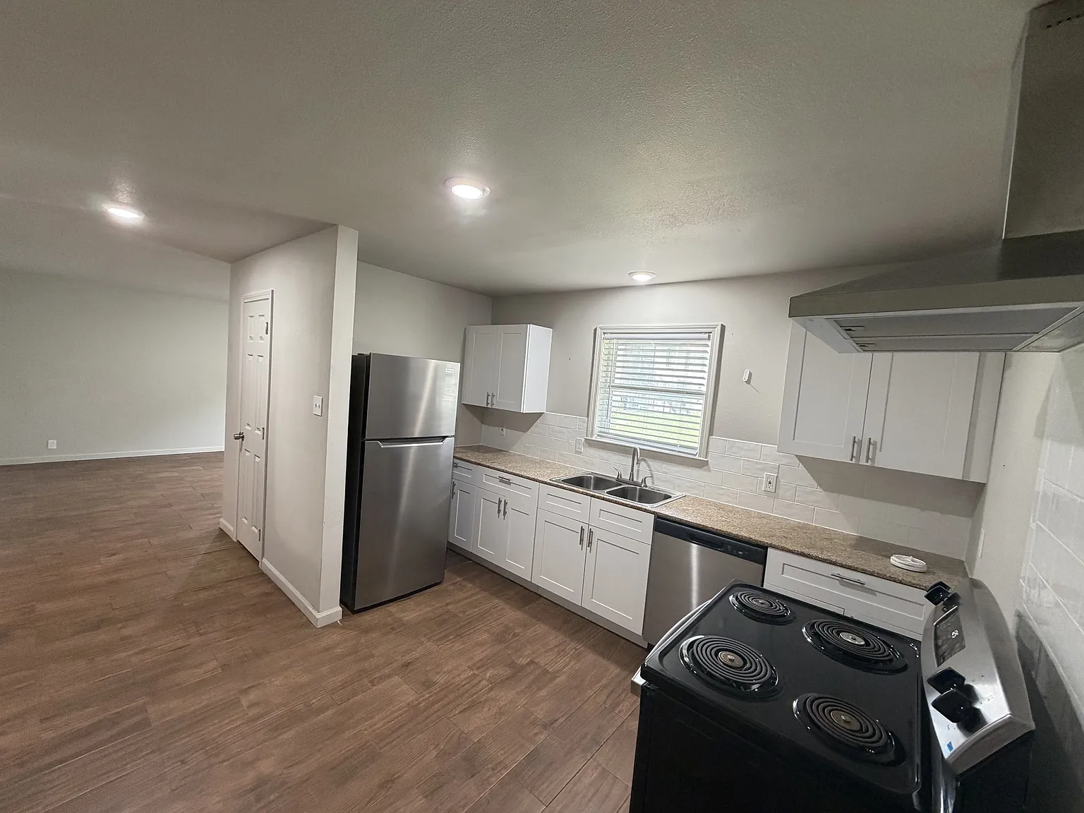 Southern Oaks - 02 — Photo 2