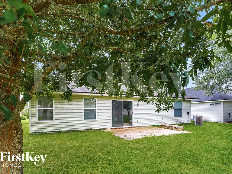 1220 Maclaren St — Photo 16