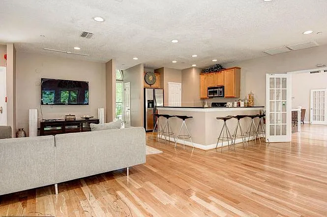 1504 Lincoln Way #208 — Photo 11