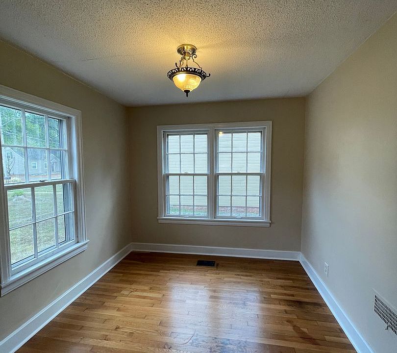 1st image of 4614 Montview Dr