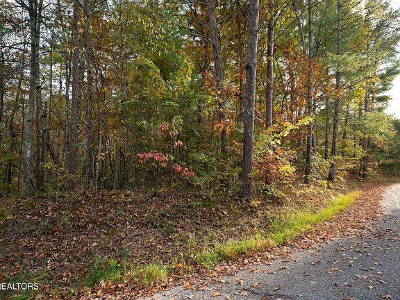 4th image of Lake Overlook Dr