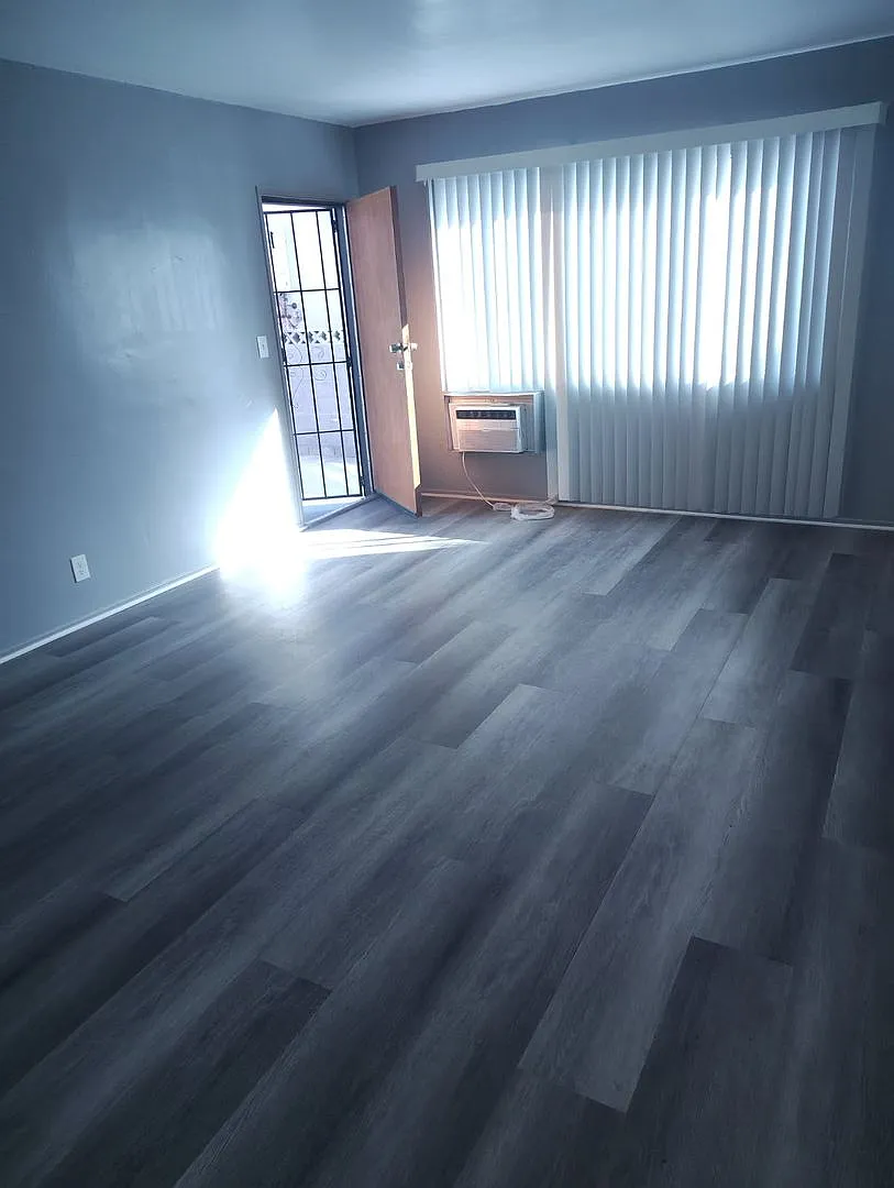 2750 South Sycamore Ave. — Photo 2