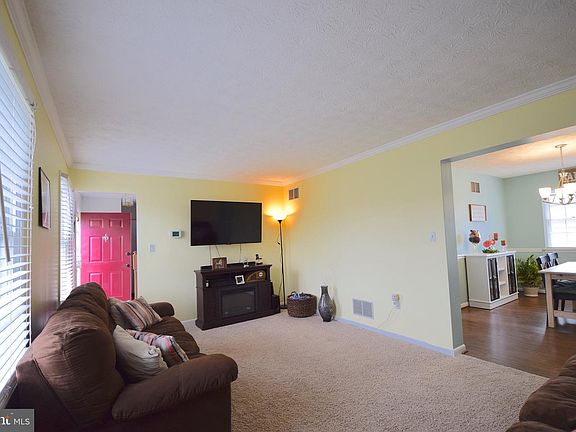 5th image of 1703 Berdan Ct