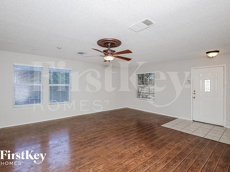 13413 Lost Spurs Rd — Photo 5