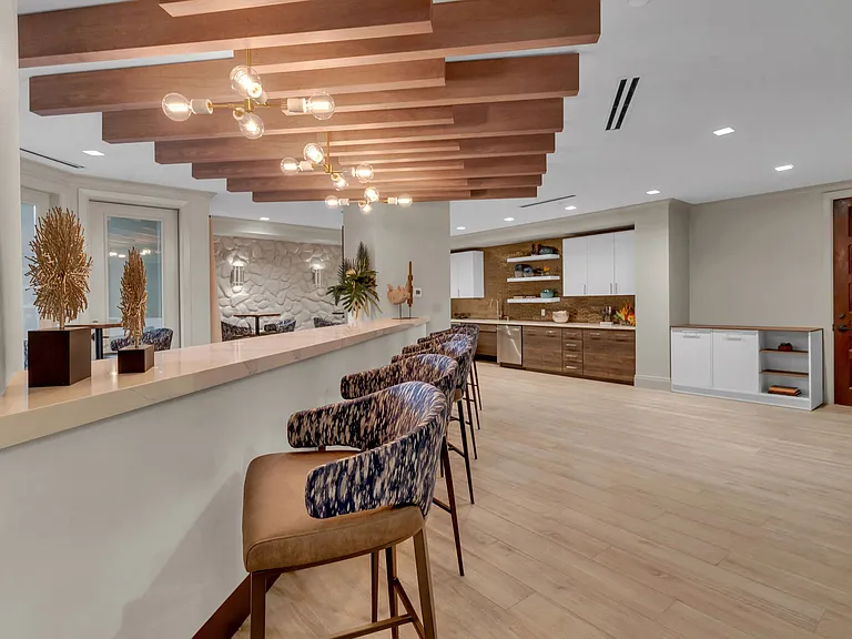 Gables Villa Rosa — Photo 19