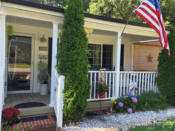 809 Alexander St, Lincolnton, NC 28092